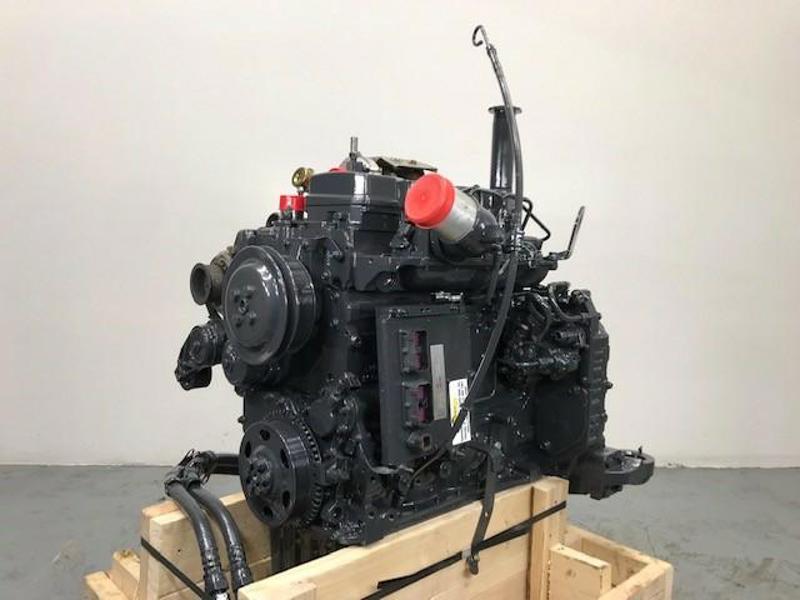 Komatsu SA6D107E Engine