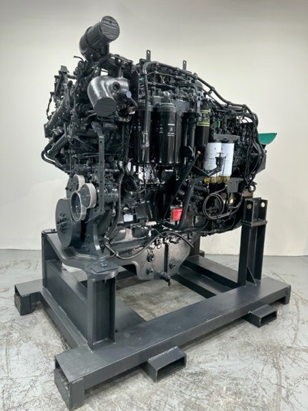 Komatsu SAA6D125E-5 Engine