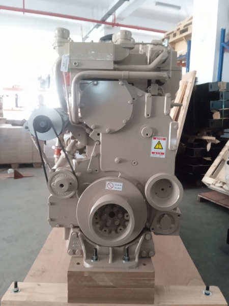 Cummins KTA19 Engine