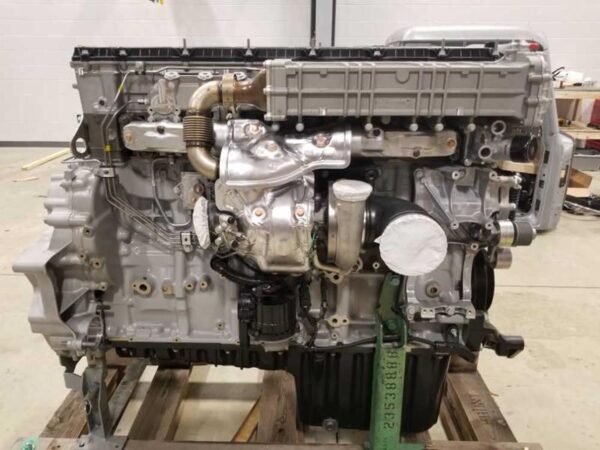 Detroit DD13 Engine