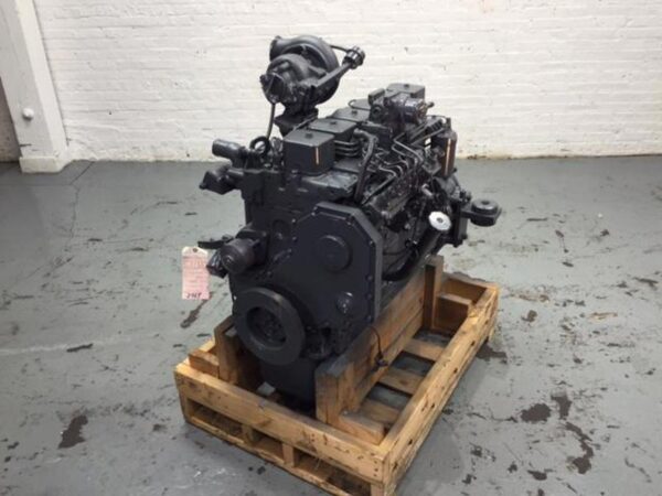 Komatsu SAA6D102 Engine