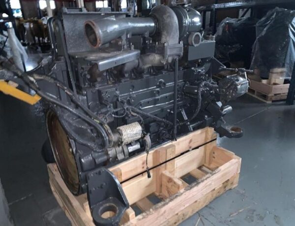 Komatsu SAA6D125E-3 Engine
