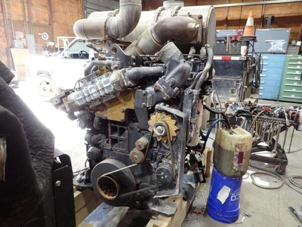 Komatsu SAA6D140E-6 Engine - Image 4